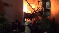 Rumah Konveksi 4 Lantai di Tambora Jakarta Barat Terbakar, 58 KK Terdampak dan 5 Petugas Damkar Luka
