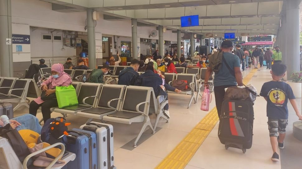 Penumpang Tiba di Jakarta Stabil, KAI: Tidak Ada Puncak Arus Balik Lebaran Ini
