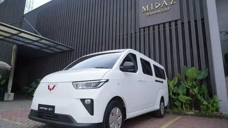 Wuling Bantu Mitra EV Jadi Ambulans DKI Jakarta