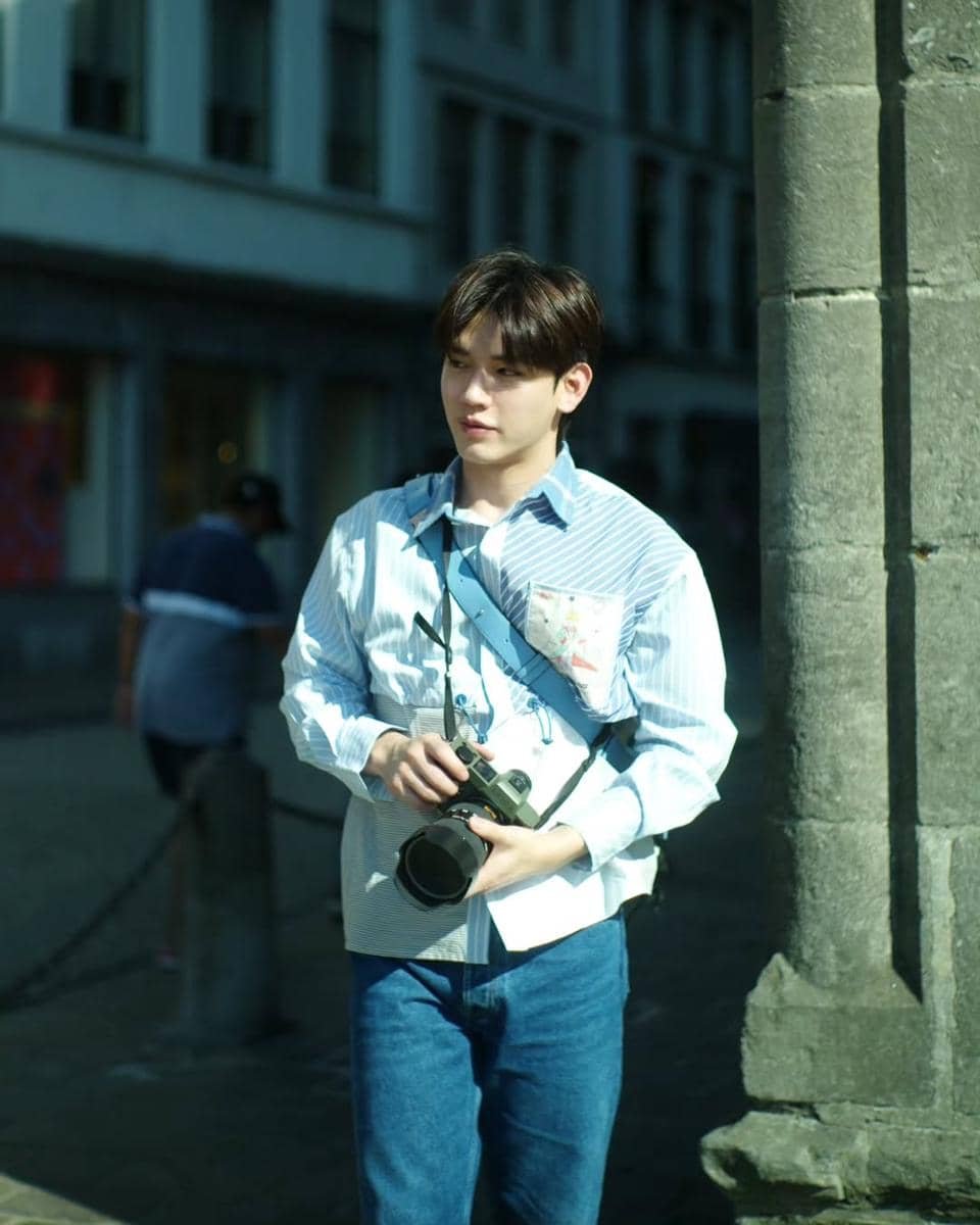 8 gaya outfit warna pastel ala New Thitipoom, simpel dan modis!