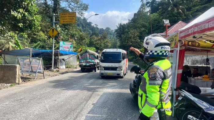 3 Berita Populer Sumbar: BBM untuk Pemudik, Uji Coba One Way, Harga Daging dan Cabai Naik