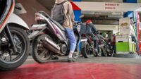 Oil Price Surge Endangers Indonesia’s Budget Amid Eid Travel Boom