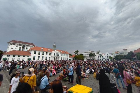 Hari Terakhir Lebaran: Warga Padati Kota Tua Jakarta