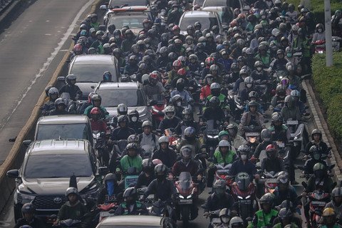 Curhat Warga Jakarta di Hari Pertama Kerja: Macet dan Beralih ke Ojol Curhat Warga Jakarta di Hari Pertama Kerja: Macet dan Beralih ke Ojol