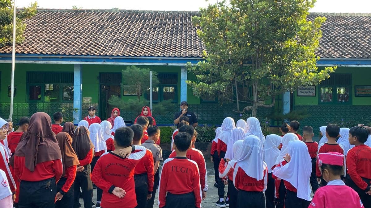 Ketua DPRD DKI Soroti Gaji Guru Swasta Lebih Rendah dari PPSU