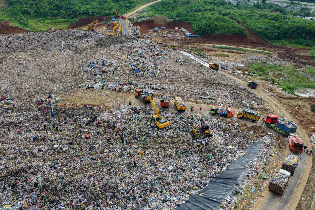 DLH Bandung Pastikan Pengangkutan Sampah Kembali Normal Pasca-Lebaran 2026