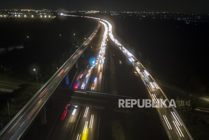 H+6 Lebaran, Lalu Lintas Tol MBZ ke Jakarta Masih Padat