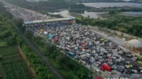Arus mudik mulai memadat di Tol Jaktim KM 49 H-7 Lebaran