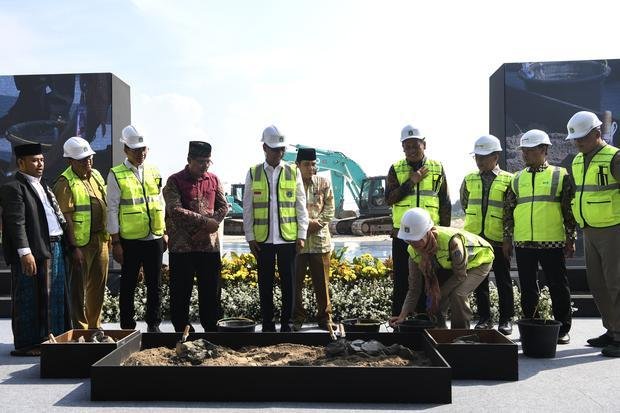 Gubernur Jakarta Siap Bangun 3 PLTS Tangani 7.000 Ton Sampah Harian