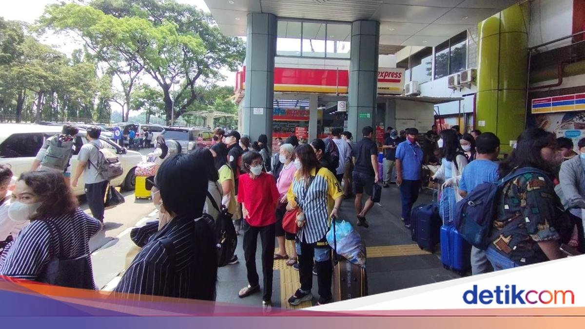 Anak Mulai Sekolah, Pemudik Kembali ke Jakarta di Akhir Libur Lebaran Anak Mulai Sekolah, Pemudik Kembali ke Jakarta di Akhir Libur Lebaran