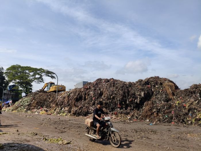 Tumpukan Sampah di Pasar Induk Kramat Jati, Ini Penjelasan Dinas Lingkungan Hidup DKI Jakarta