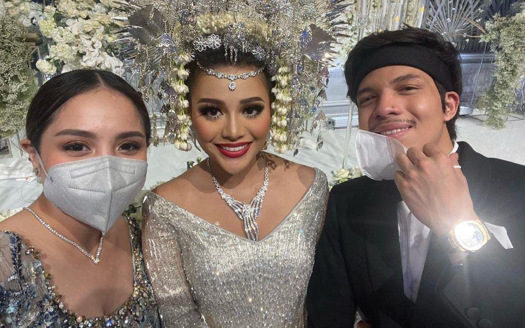 5 Tahun Pernikahan Aurel dan Atta, Kris Dayanti Berharap Bahagia Selamanya 5 Tahun Pernikahan Aurel dan Atta, Kris Dayanti Berharap Bahagia Selamanya