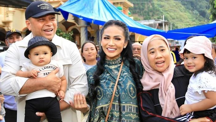 Aurel dan Atta 5 Tahun Menikah, Kris Dayanti: Harus Harmonis dan Bahagia Aurel dan Atta 5 Tahun Menikah, Kris Dayanti: Harus Harmonis dan Bahagia